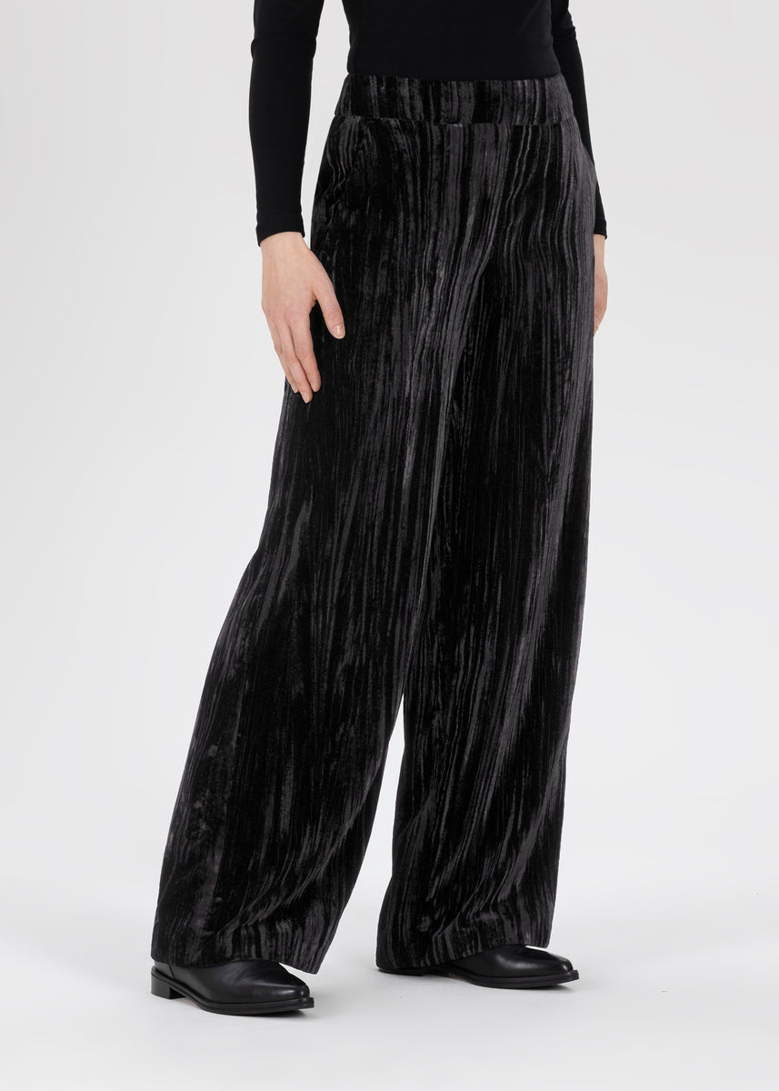 Wide Hamatit trousers made of crash velvet in black – Stehmann.com ...