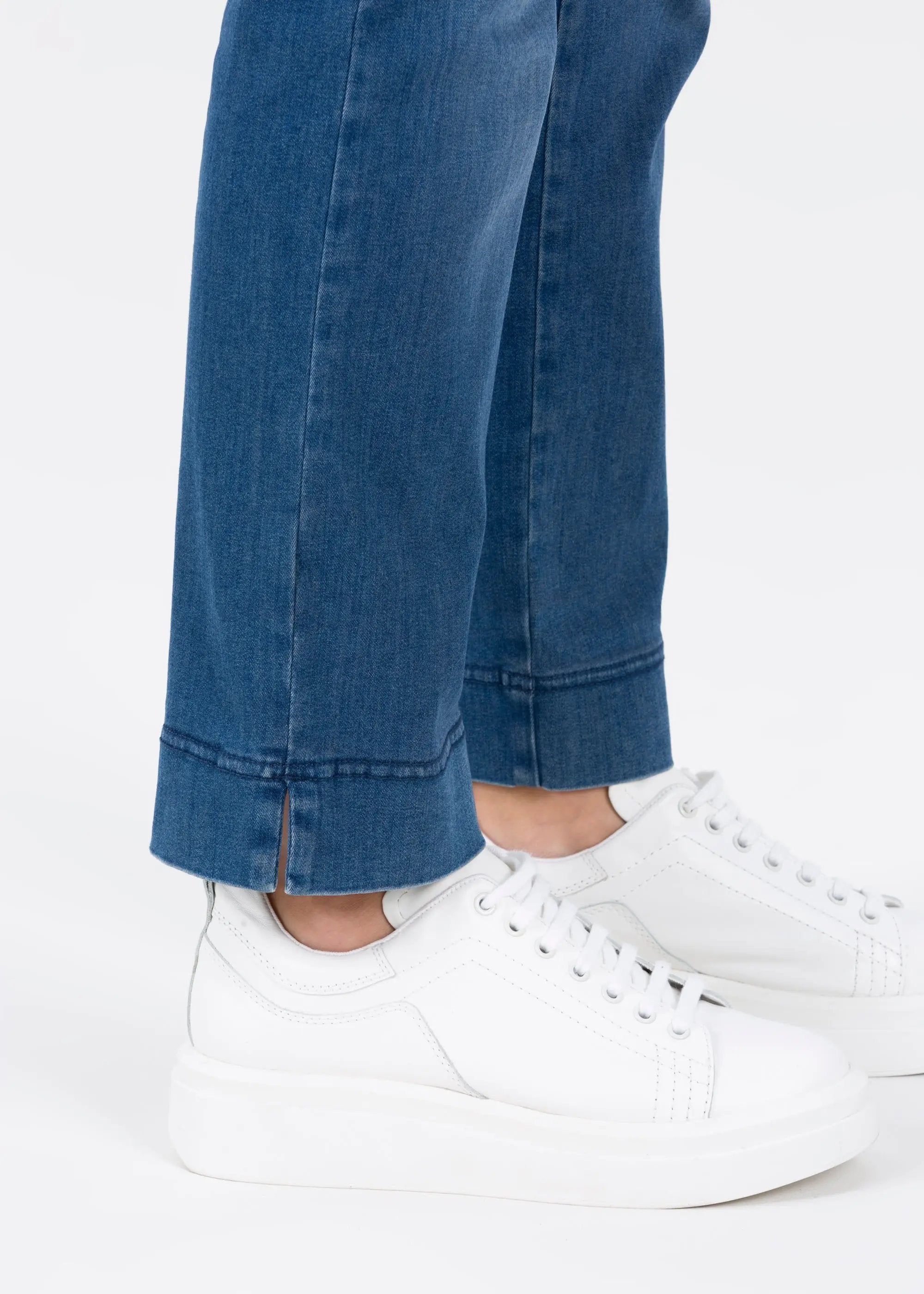 Jeans Ina mit geradem Bein in Blau | Stretchjeans